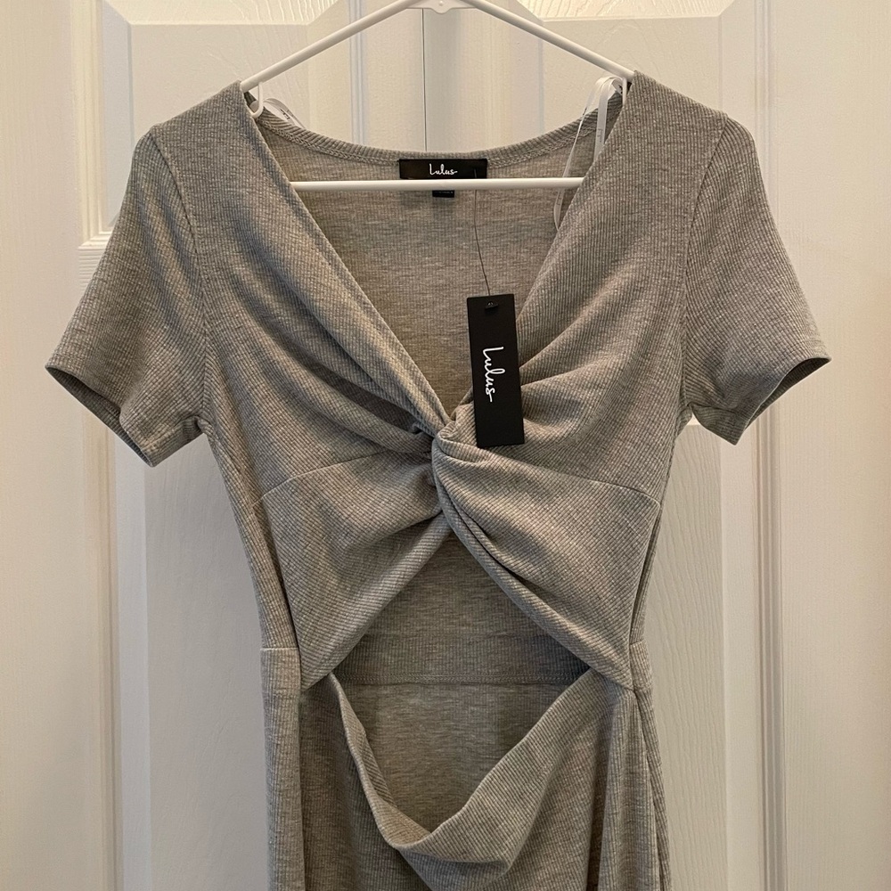 Lulu’s Heather Grey Twist Front Cutout Midi Dress Small - Picture 4 of 6
